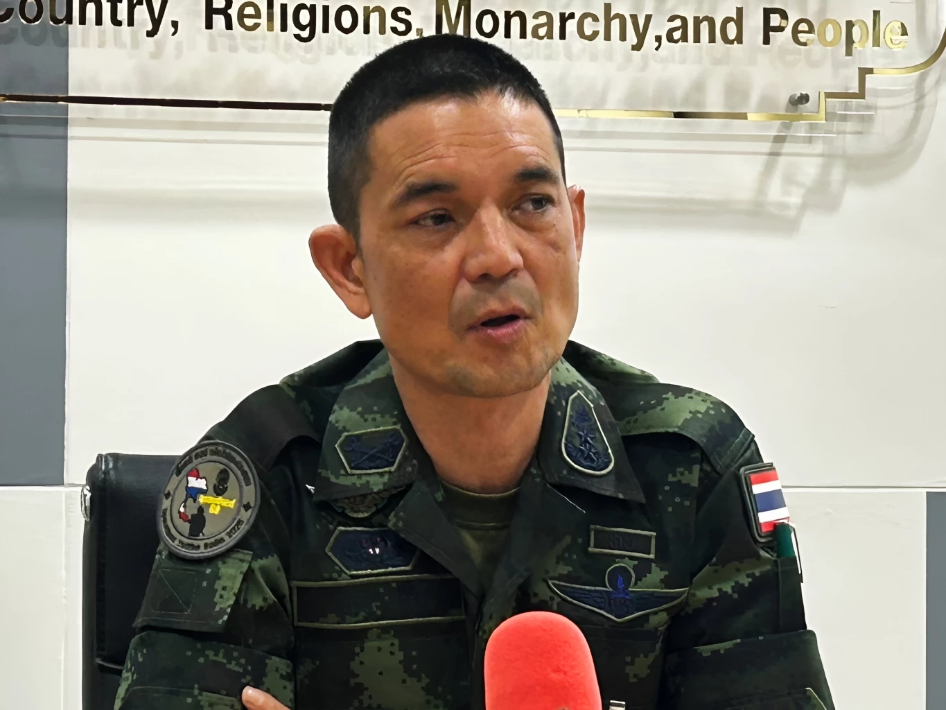 "กองทัพ" ขอประชาชนเชื่อมั่น แม้ต้อง "ถอนอาวุธหนัก" ออกจากพื้นที่ชายแดนตามข้อตกลง แต่ยังมี "อาวุธสนับสนุนระยะไกล"