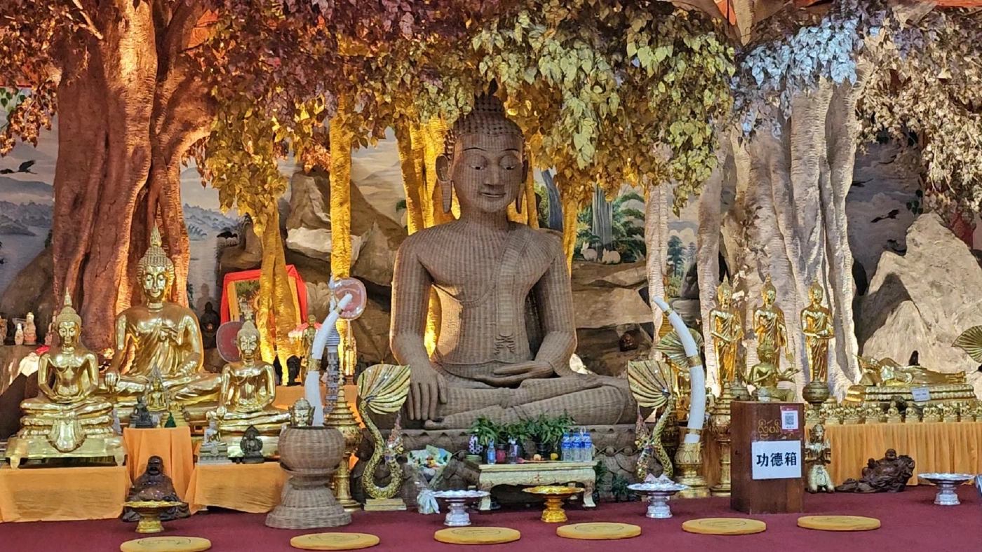 กต.เชิญผ้าพระกฐินพระราชทานทอดถวาย "วัดป่าเชต์ เขตฯสิบสองปันนา"