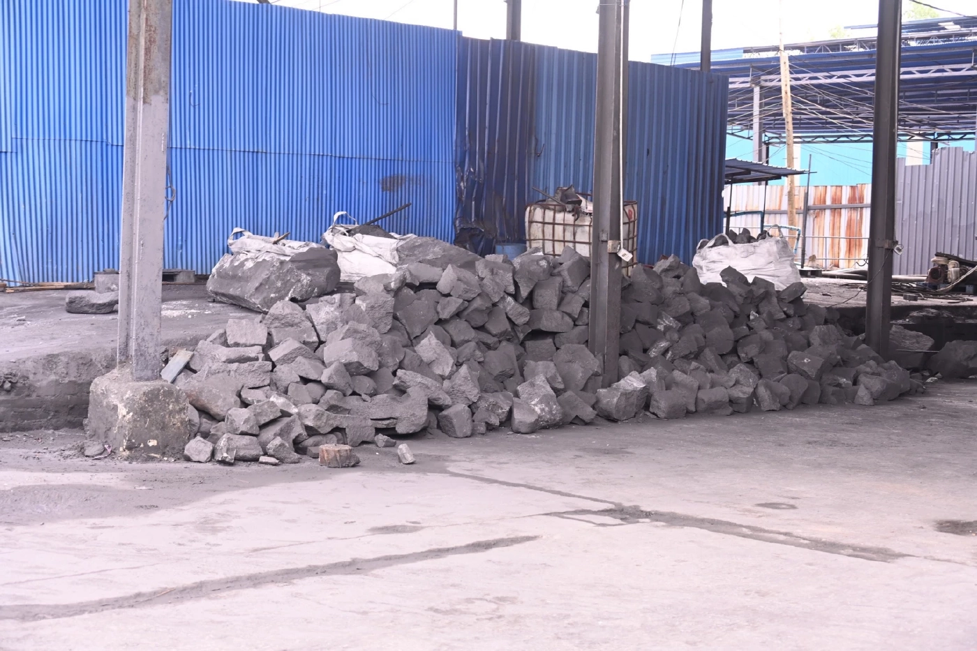 ชุดเต็มเหนี่ยว สั่งปิดโรงงานรีไซเคิลแปดริ้ว พบไม่ทำตามที่ขออนุญาต