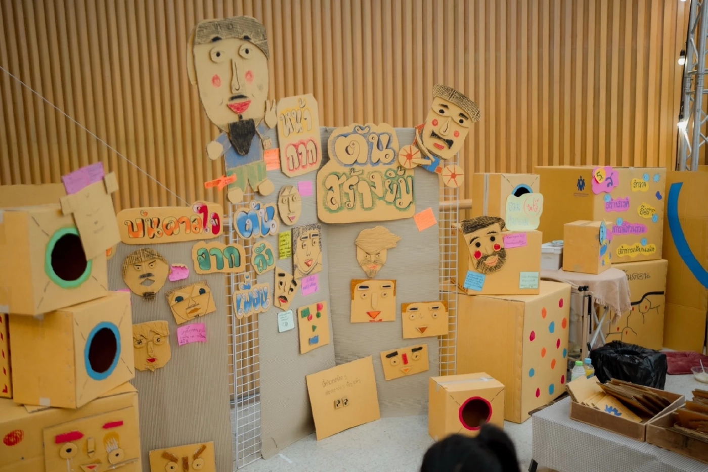 วงเสวนา สะท้อนประสบการณ์"วัยรุ่น"ก้าวพลาด ตัวอย่างที่ดีจากเหยื่อสู่ผู้รอด