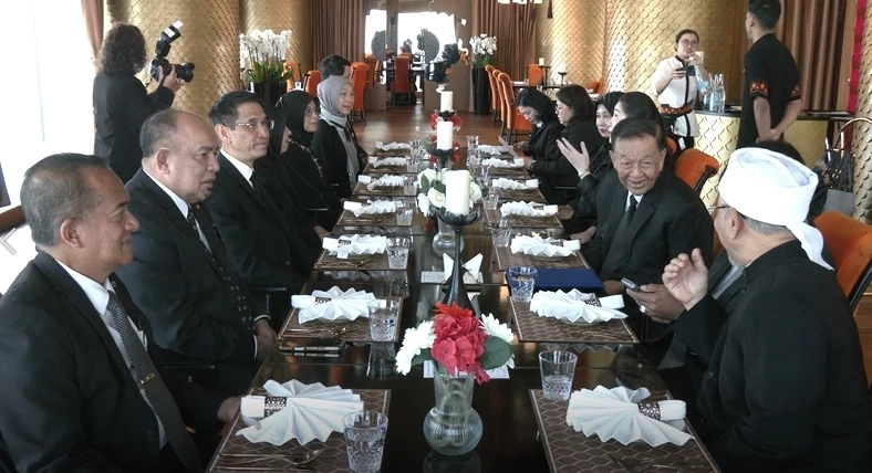 ประธานวันนอร์ เยือนกาตาร์ สานมิตรภาพไทย-กาตาร์ แน่นแฟ้น