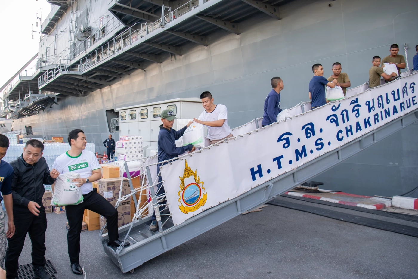 ซีพีรวมพลังช่วยน้ำท่วมใต้  “ซีอีโอศุภชัย” ลุยส่งถุงกำลังใจ–อาหาร–หน่วยเคลื่อนที่เร็ว เข้าพื้นที่วิกฤต 10 จังหวัดทันที