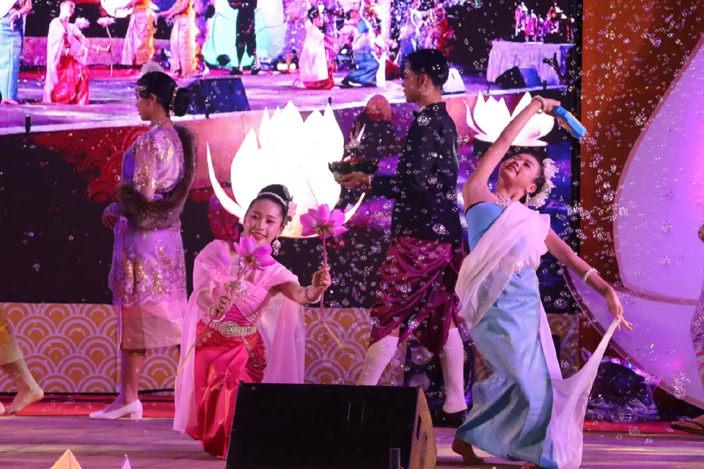 ลอยกระทงดิจิทัล ชมขบวนแห่กระทง จาก 15 ชุมชน ณ กว๊านพะเยา