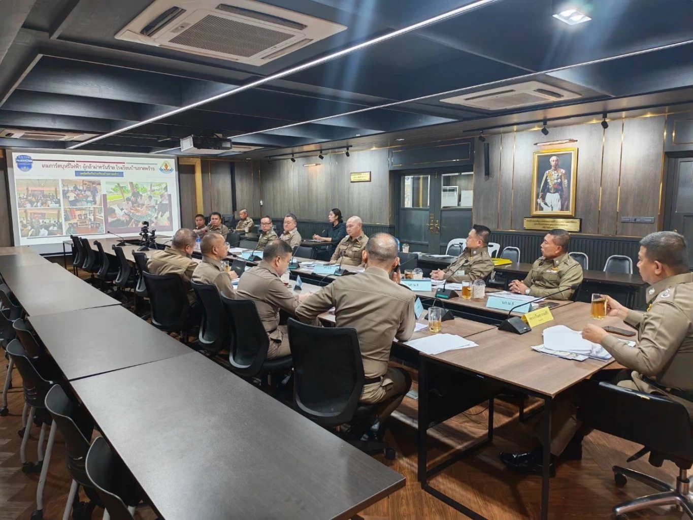 "รองจ๋อ" คัดเลือกโรงเรียนดีเด่น  "บุหรี่ไฟฟ้าคือภัย สวมหมวกนิรภัยคือทางรอด"