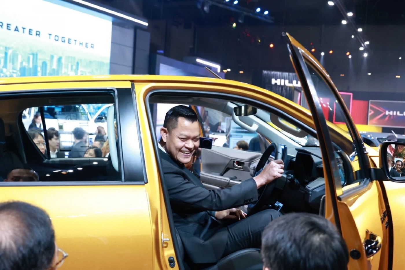 นายธนกร วังบุญคงชนะ รัฐมนตรีว่าการกระทรวงอุตสาหกรรม