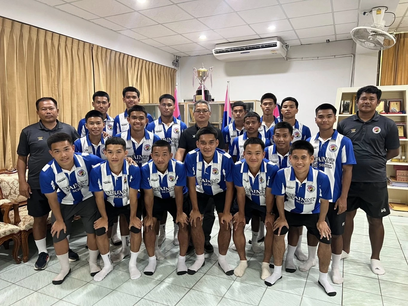 "รร.อบจ.ชัยนาท" ไม่น้อยหน้า "เสี่ยแฮงค์ บ้านใหญ่นาคาศัย" อัดฉีดแล้วกว่า 5 แสน ตั้งเป้า 1 ล้านบาท