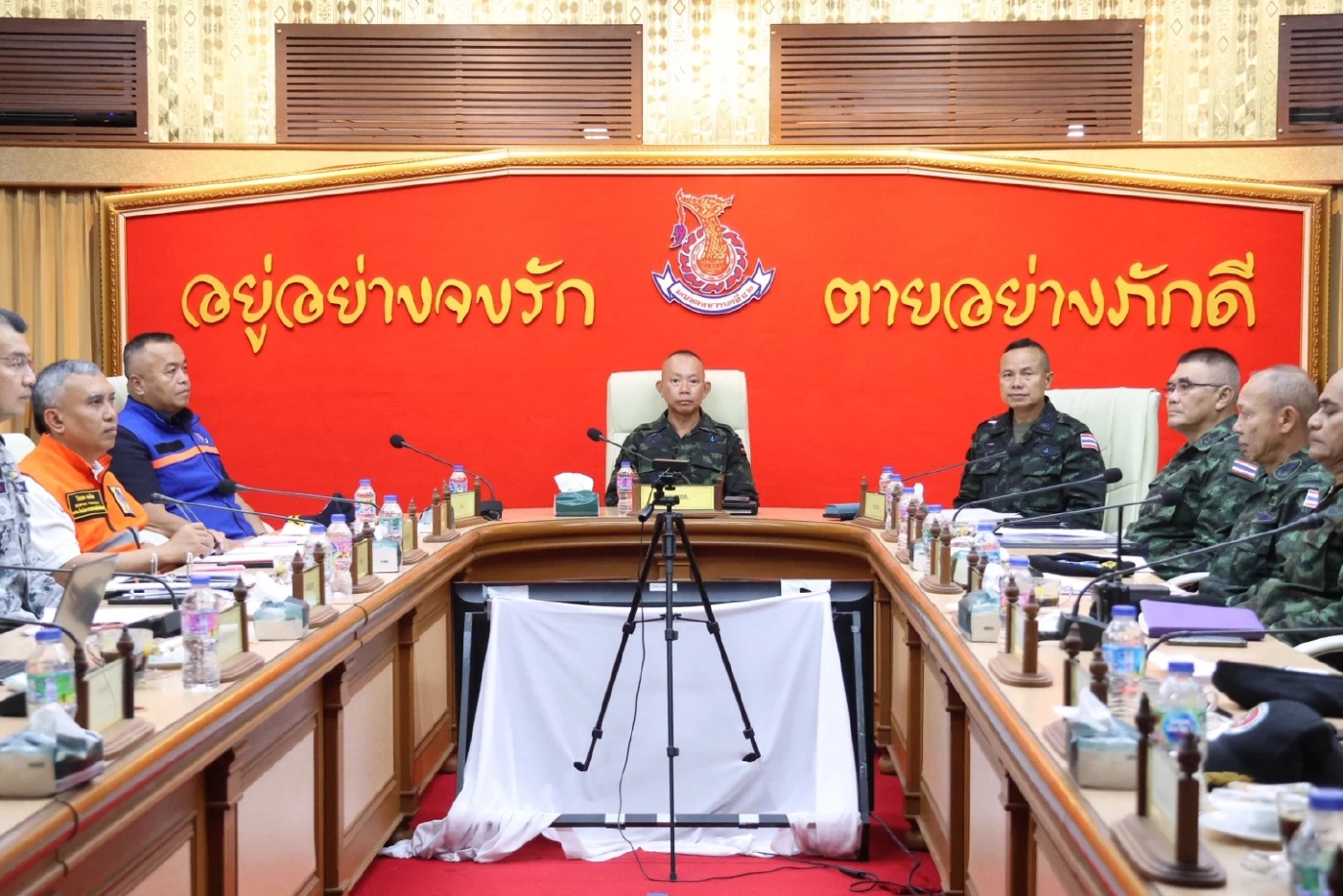 ผบ.ทสส.ผู้คุมอำนาจพื้นที่ตัวจริง สั่งเร่งคลี่คลายน้ำท่วมหาดใหญ่