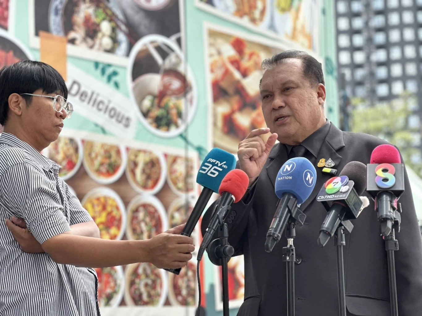 "สนธิญา" ร้องตรวจสอบ "มูลนิธิกันจอมพลังช่วยสู้" ปมโควต้าสลากฯ 2 แสนใบ-เงินบริจาค 200 ล้านบาท