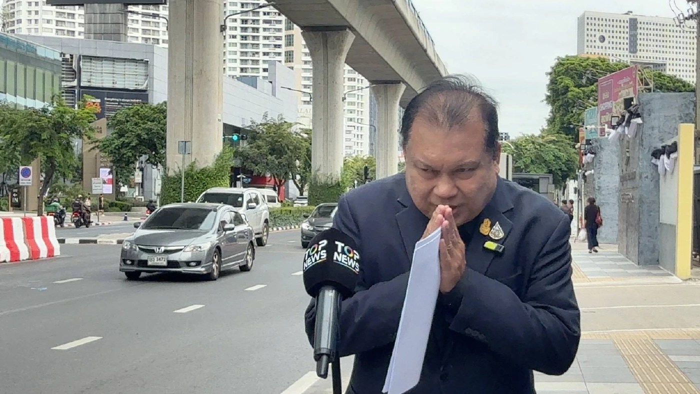 "สนธิญา" จี้ ผบช.ก. เอาผิด "แจ็กแปปโฮ" ถอดเสื้อเต้นบนหลังคารถที่ญี่ปุ่น