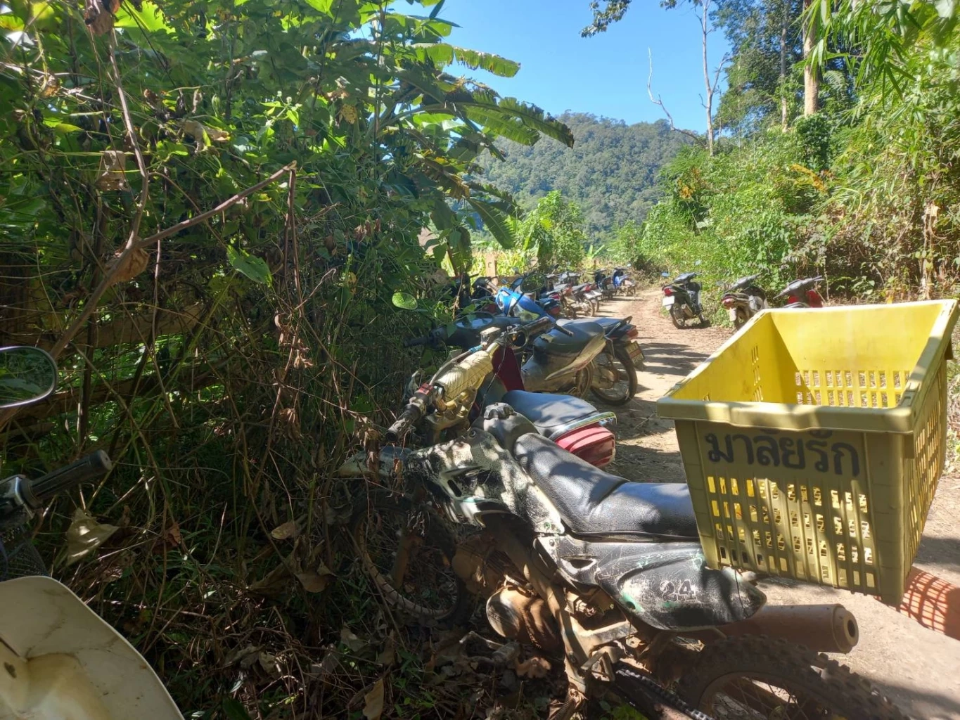 เปิดคลิป! ฮ.ลงจอดฉุกเฉิน หลังบินไปส่งสัมภาระทางทหารให้หน่วยปฏิบัติตามแนวชายแดน "ขุนยวม-แม่สะเรียง "