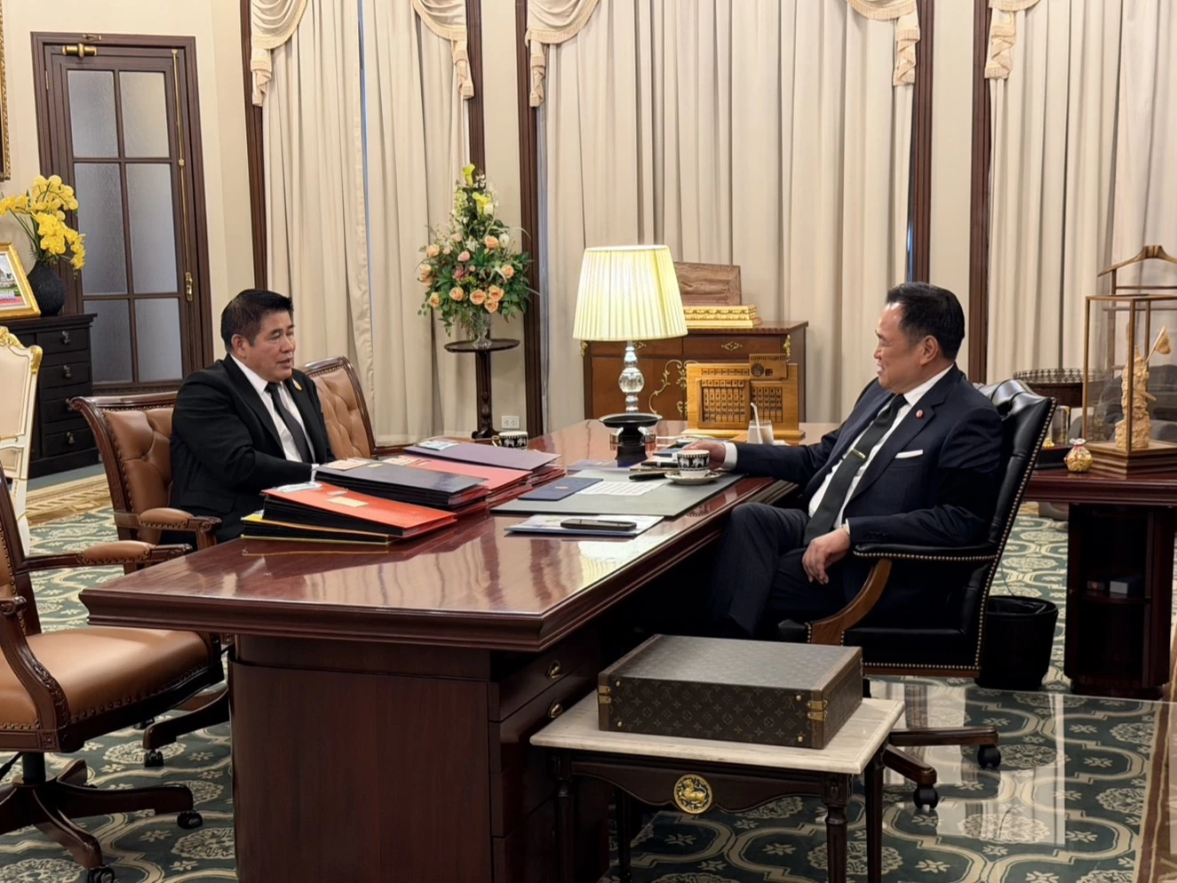 นายกฯ อนุทิน ปัด ปิดห้องเคลียร์ “ธรรมนัส” ปม ตั้ง “ธนดล” เป็น ขรก.การเมือง