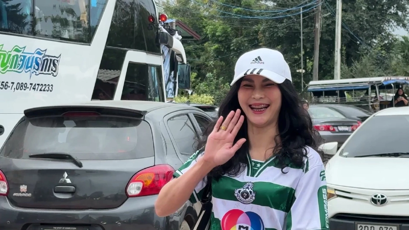 70 รถบัส 60 รถตู้ มุ่งหน้าสนามศุภชลาศัย เชียร์หมอนทองวิทยา