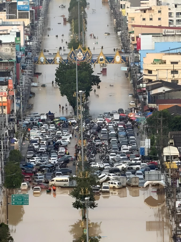 เปิดภาพล่าสุด พื้นที่ "หาดใหญ่" นํ้าเริ่มลดแล้ว