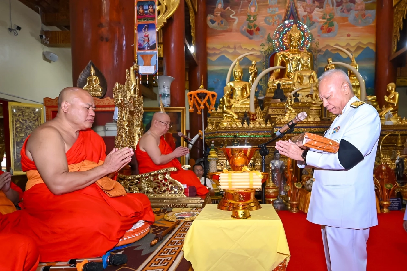 กต.เชิญผ้าพระกฐินพระราชทานทอดถวาย "วัดป่าเชต์ เขตฯสิบสองปันนา"