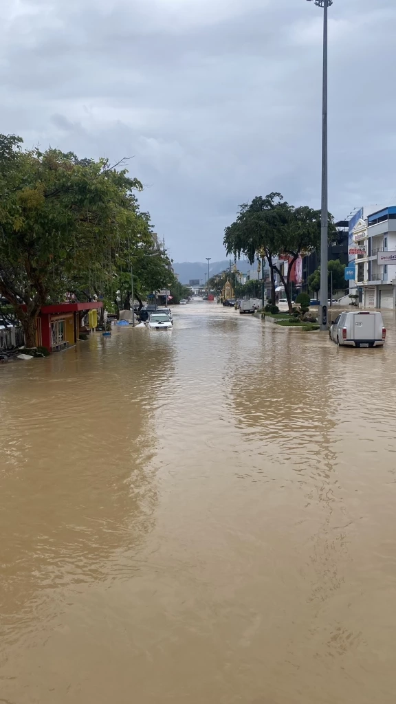 “พิพัฒน์” เล็งระเบิดถนน ระบายน้ำหาดใหญ่ - เผยมวลน้ำรอบ 3 อ่วมหนัก!