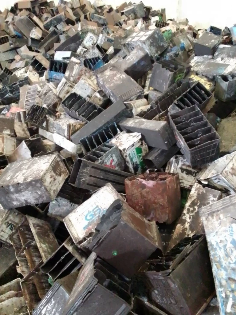 “ธนกร” สั่งทลายโรงงานซุกกากพิษกลางชุมชน งานนี้เจอโทษหนัก