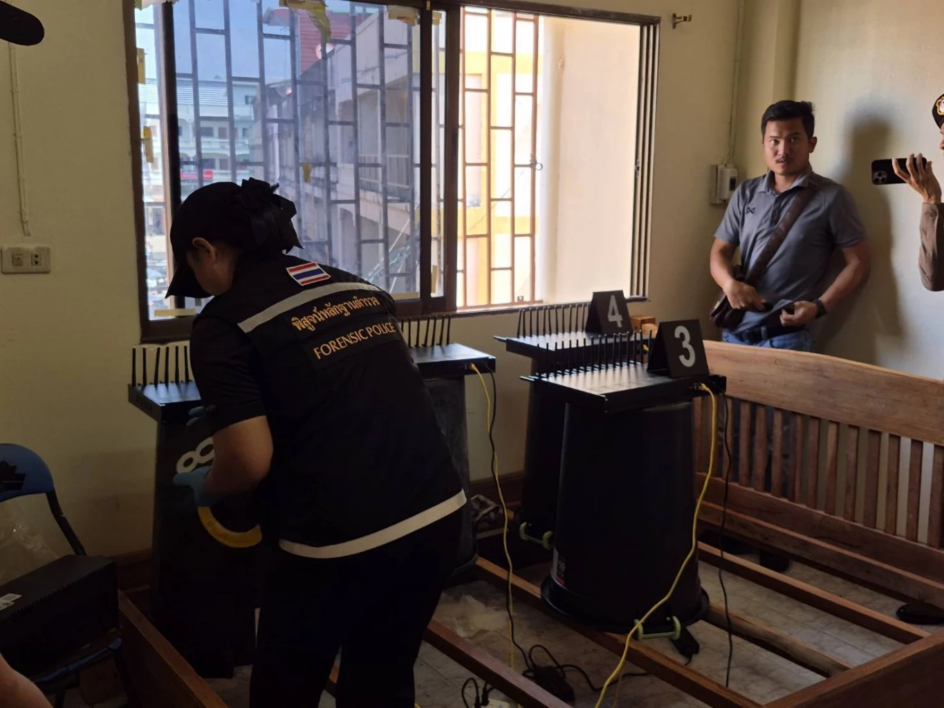 "กสทช. -ตร." บุกฐาน "แก๊งคอลเซ็นเตอร์ภาคอีสาน" พบ "sim box" ใช้หลอกเหยื่อ