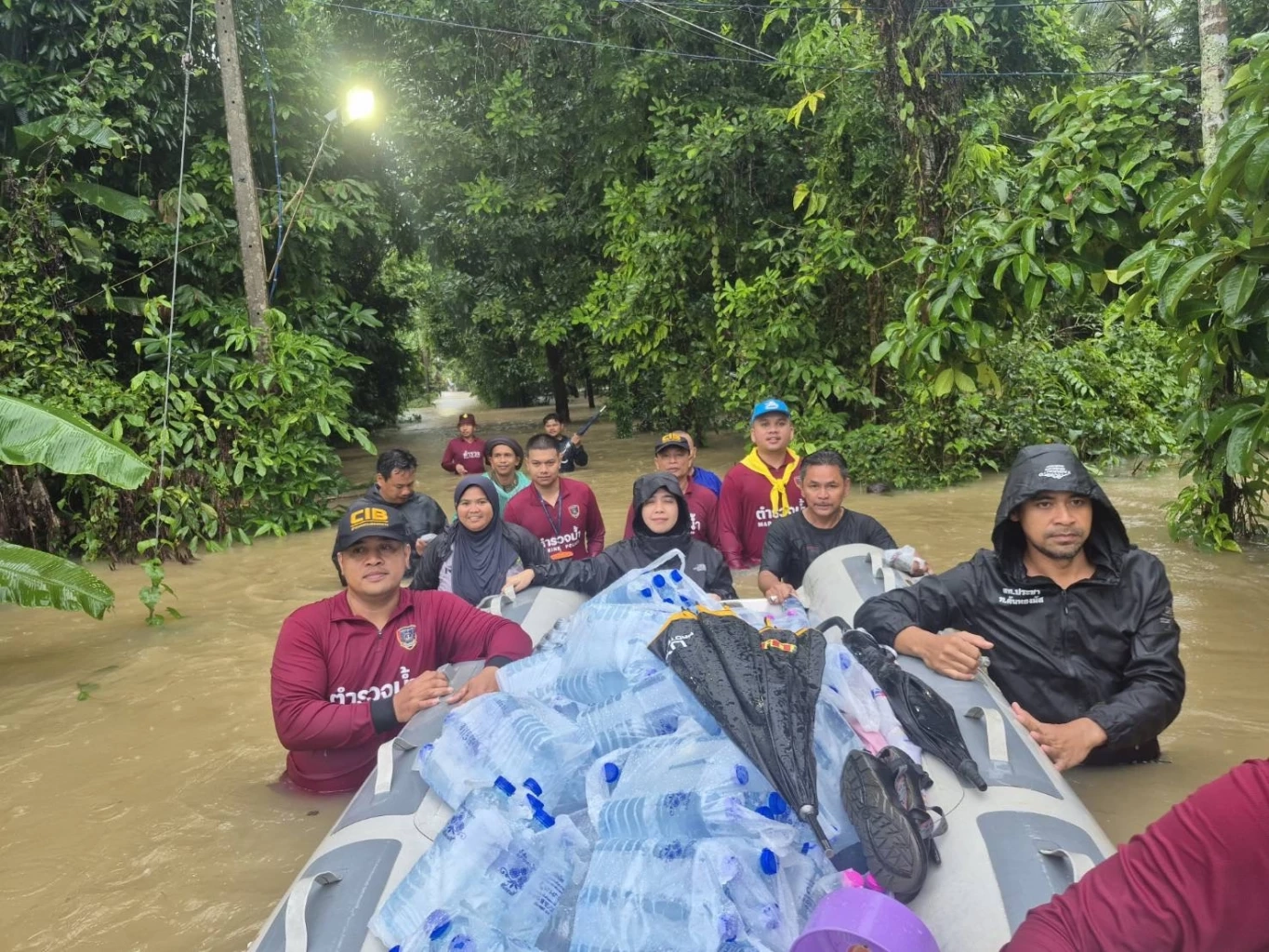 นราธิวาส วิกฤต! ท่วมแล้ว 11 อำเภอ เสียชีวิตพุ่ง 3 ราย ชาวบ้านเริ่มขาดแคลนอาหาร