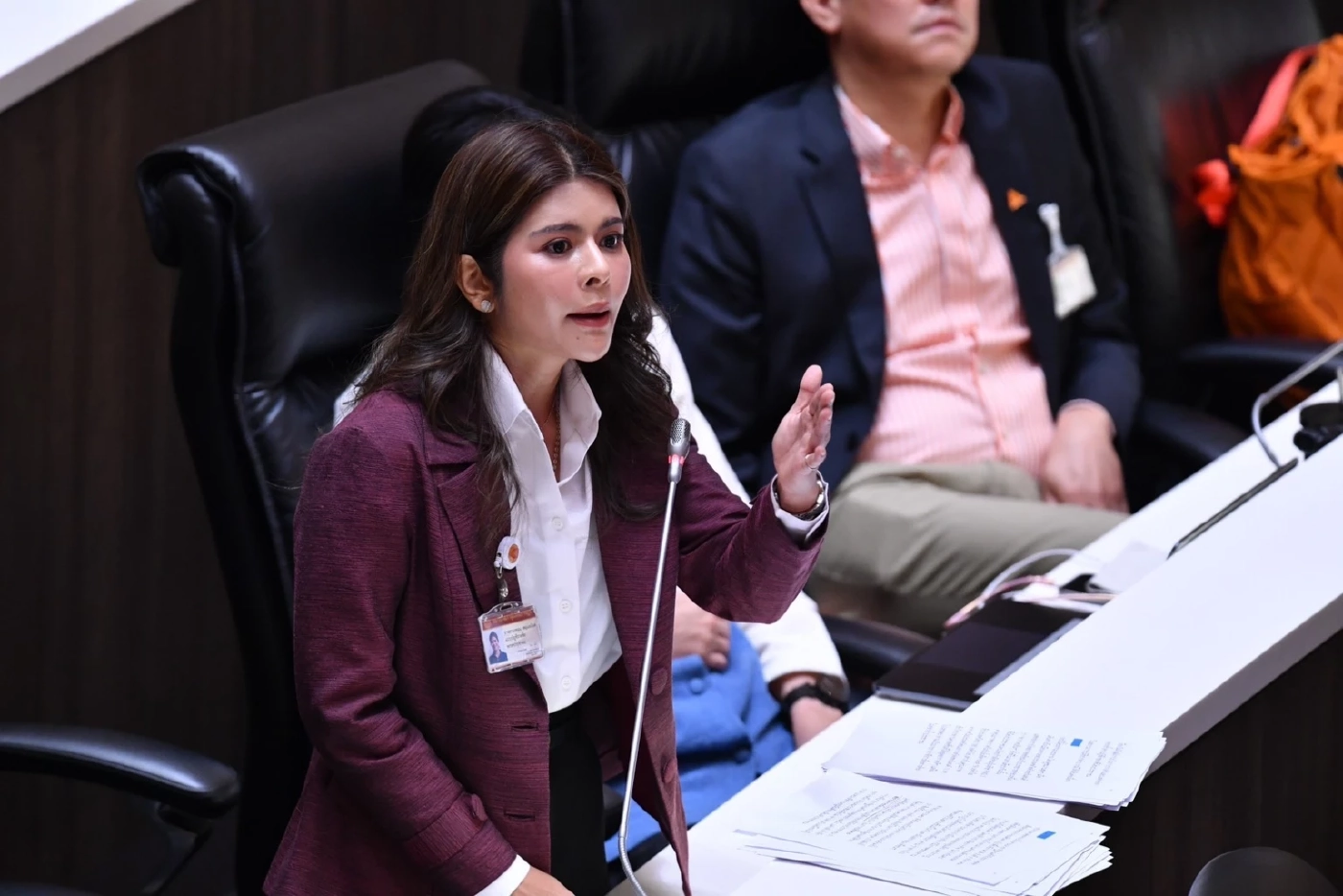 "ลิซ่า" ท้าวัดใจคนใต้-คนพัทลุง เลือกการเมืองสีไหน? หลังบ้านใหญ่โดดซบ "กล้าธรรม"