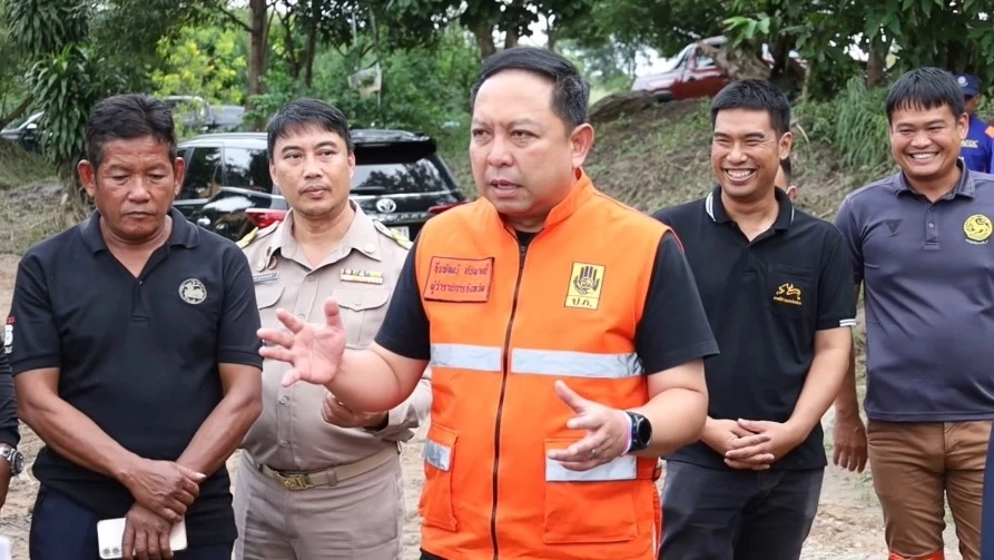 ผู้ว่าฯ รุดแก้ปัญหาสะพานขาด สั่งติดตั้ง "สะพานแบรี่" ชั่วคราว