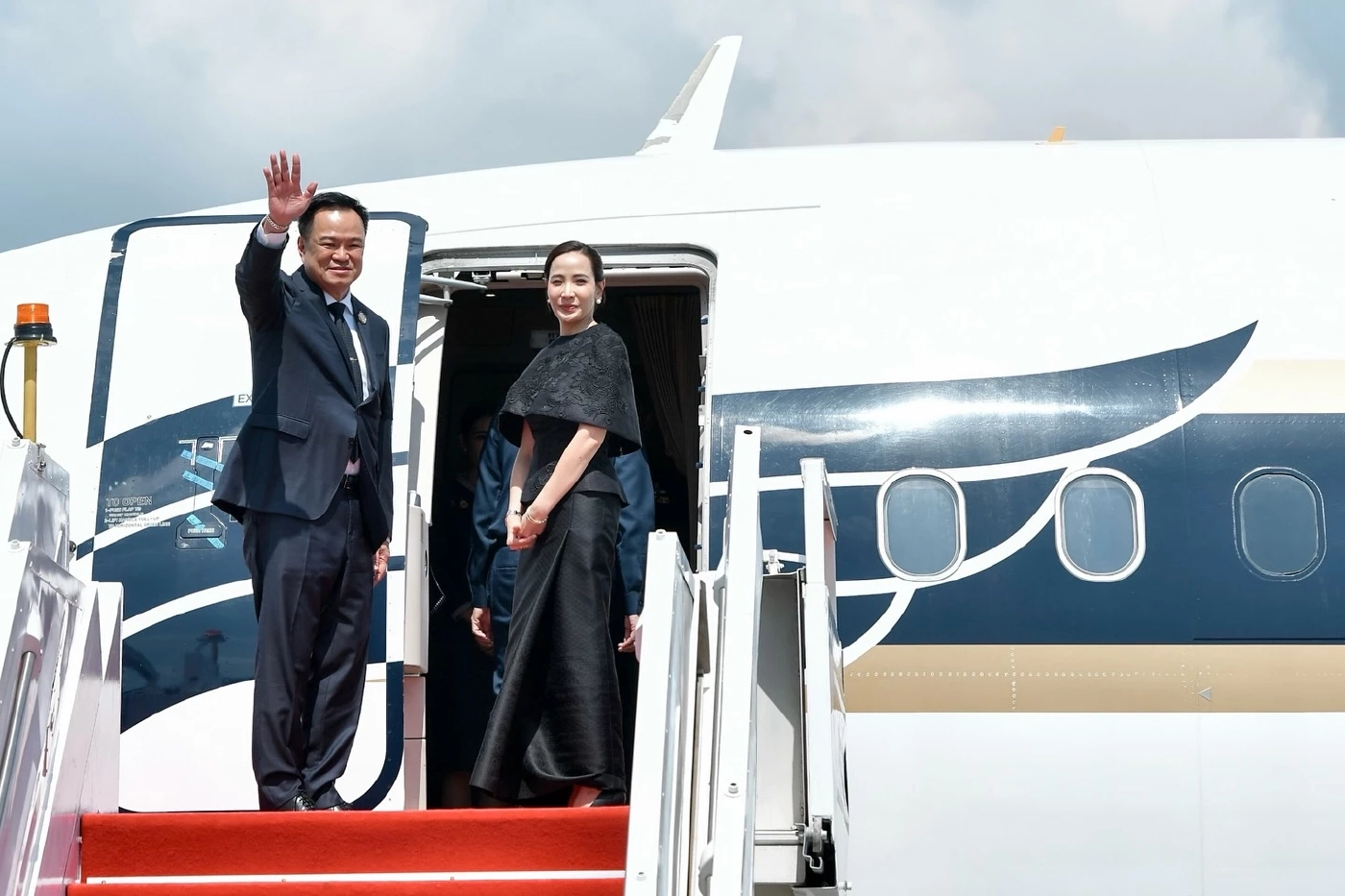 “จ๋า ธนนนท์” ภริยานายกฯ โพสต์ขอโทษ ที่พูดเล่นหยอกสื่อ น้อมรับคำวิจารณ์