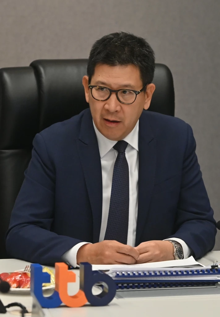 "อนุทิน" ทาบทาม "เอกนิติ" แคนดิเดตนายกฯ "มีประวัติ... ส่อนัยดัดหลังนายใหญ่"