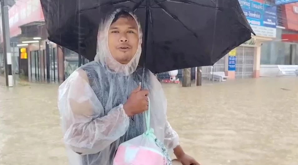 ผู้ว่าฯ สงขลา สั่งอพยพด่วน! พบผู้สูงอายุ-ผู้ป่วยติดค้างในบ้านจำนวนมาก