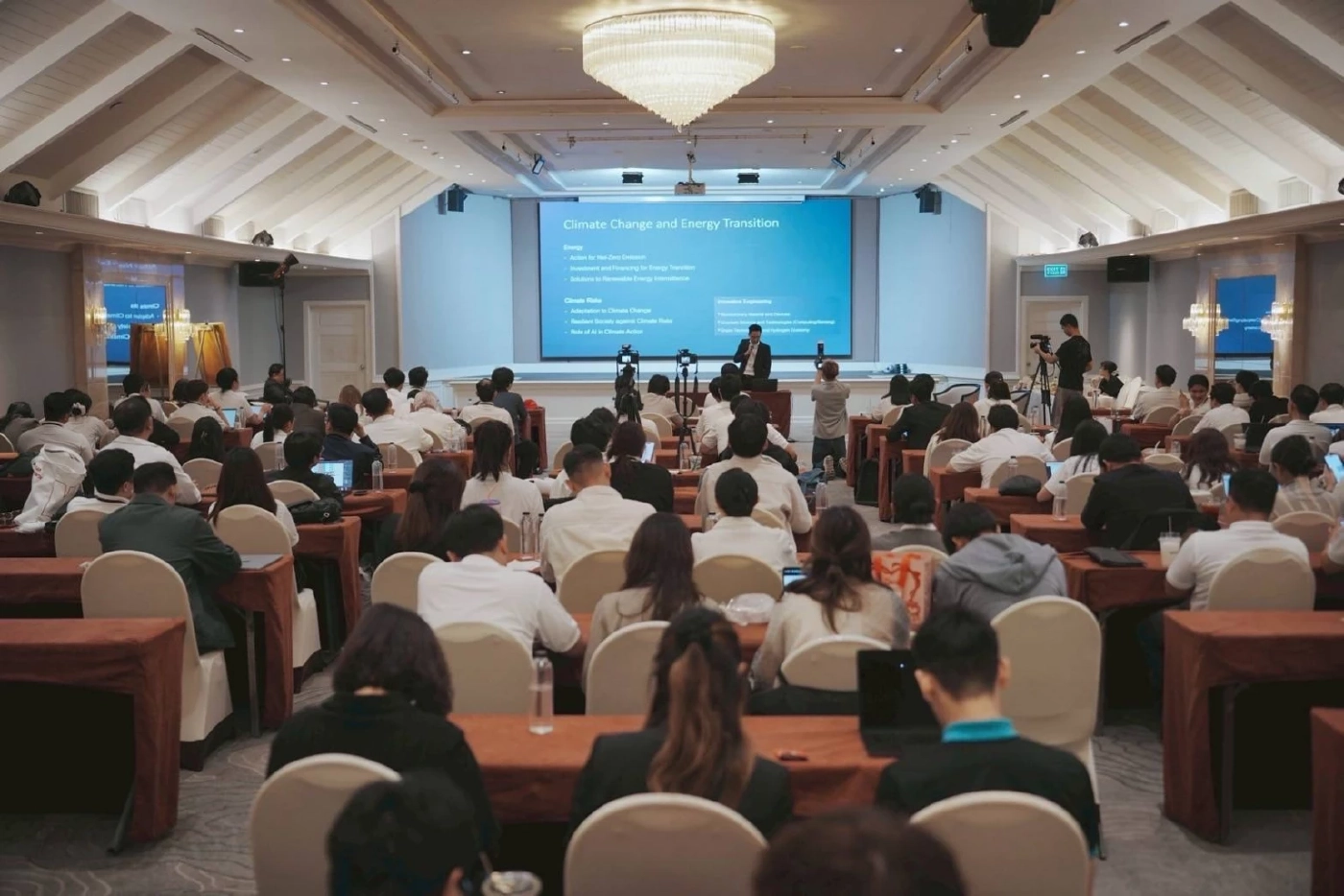 ฮือฮา! "ยศชนัน" ปาฐกถางาน พท. ถูกจับตาใช่แคนดิเดตนายกฯไหม