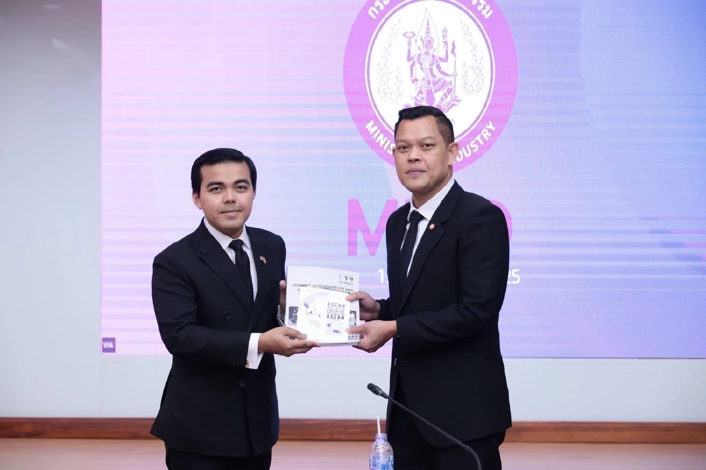 "ธนกร" ต้อนรับคณะผู้บริหาร USABC ดันความร่วมมือ ศก.ไทย-สหรัฐฯ