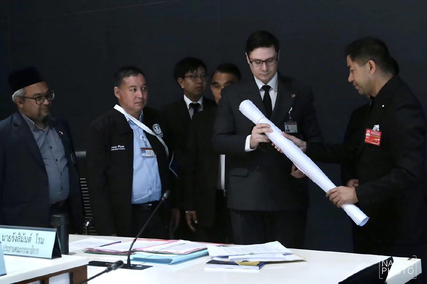 เปิดคลิป! "บิ๊กโจ๊ก" ยื่นหลักฐาน "แก๊งพนันออนไลน์-สแกมเมอร์" ให้ "โรม" ตรวจสอบ