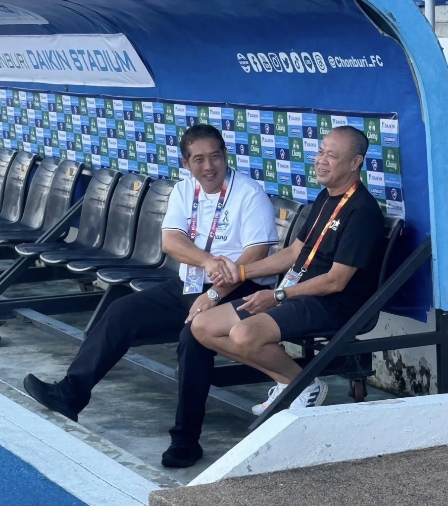 ภาพปริศนา น้องแป๊ะกับพี่เป็ด วันที่บุรีรัมย์ ยูไนเต็ดพ่ายชลบุรี เอฟซี