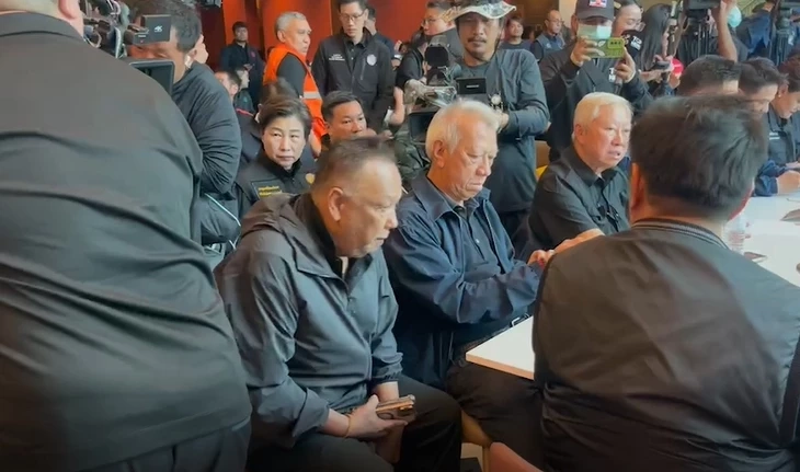 “นายกแป้น” ลั่นเลิกเล่นการเมือง ส่วนเรื่องลาออกขอดูก่อน