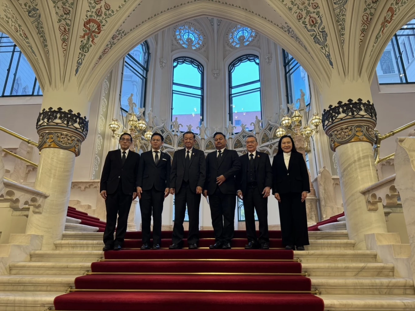 \"มหาดไทยฮังการี\" ตำนานอาคาร 121 ปีสุดอลัง (มีคลิป)