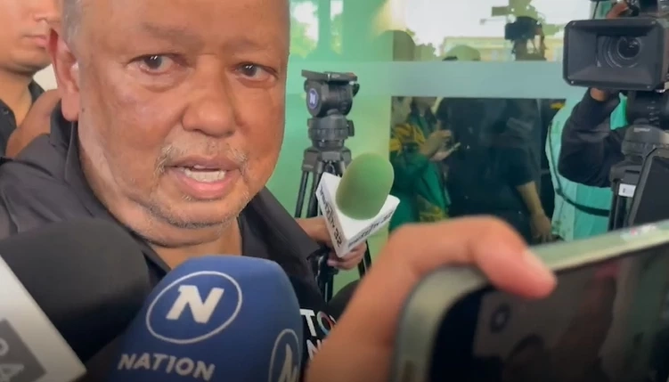 นายกแป้น