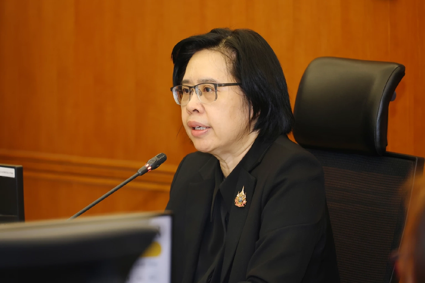 อ้อนฟ้า เวชชาชีวะ เลขาธิการสภาพัฒนาการเศรษฐกิจและสังคมแห่งชาติ