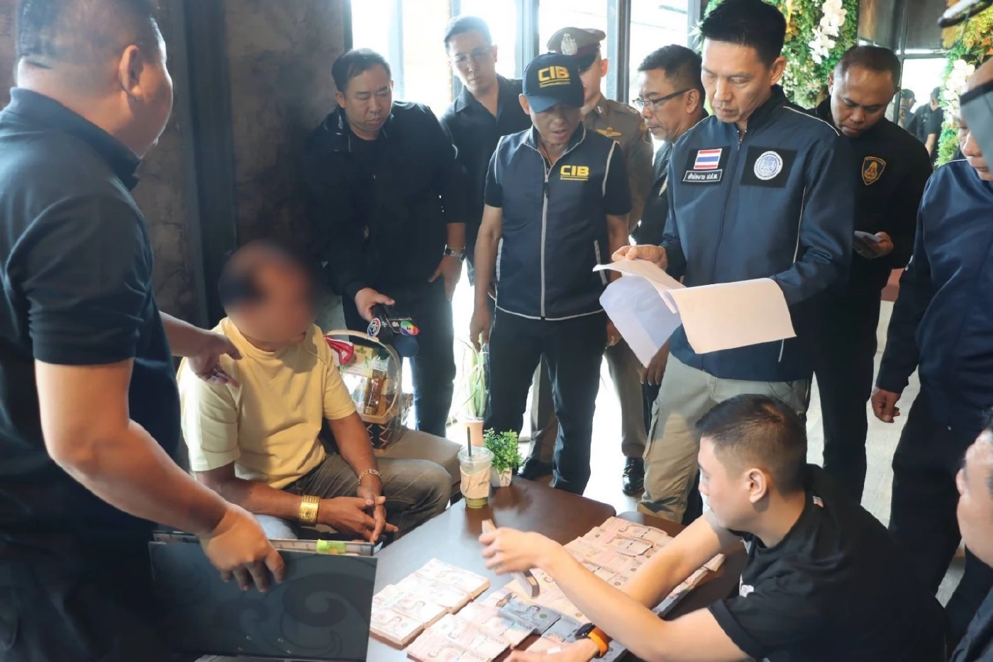 “บิ๊กเต่า” ซ้อนแผนรวบ หน.ฝ่าย อบต. - เลขา นายก อบต. พร้อมเงินล้าน