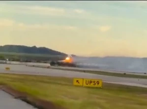 ระทึก! เครื่องบิน UPS บรรทุกน้ำมัน 280,000 แกลลอนก่อนระเบิดไฟลุกท่วมรันเวย์