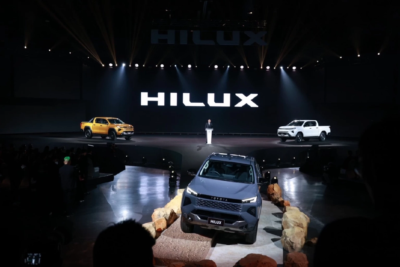 "ธนกร" ร่วมเปิดตัว Toyota Hilux รุ่นใหม่ ชูประหยัดน้ำมัน-ลดมลพิษ