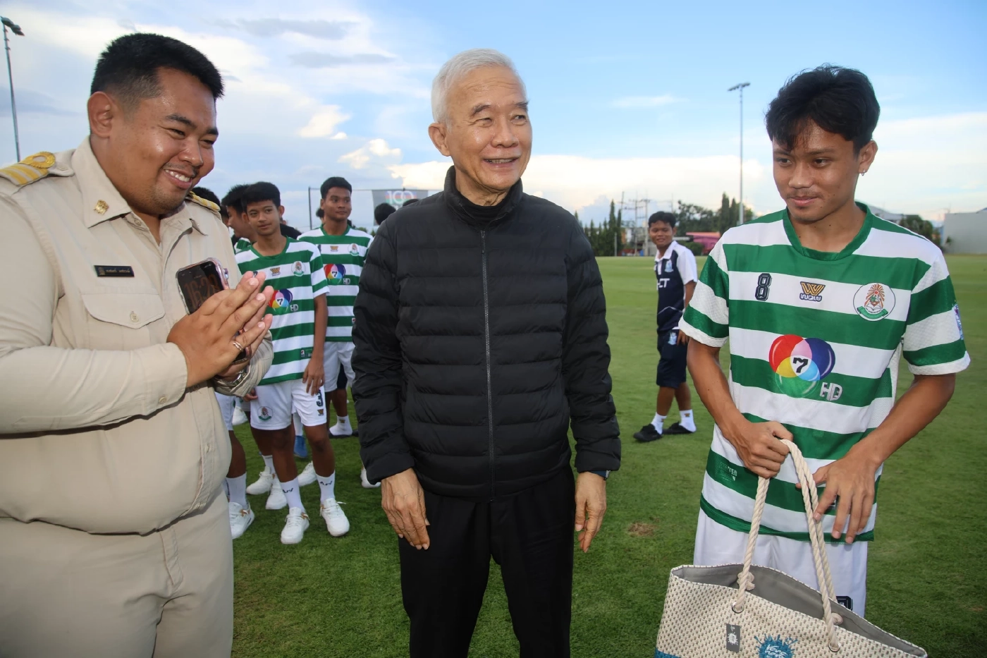 "สุวัจน์" ให้กำลังใจ  "หัวหินวิทยาคม" หลังคว้าที่ 4 ฟุตบอล 7 สี HD