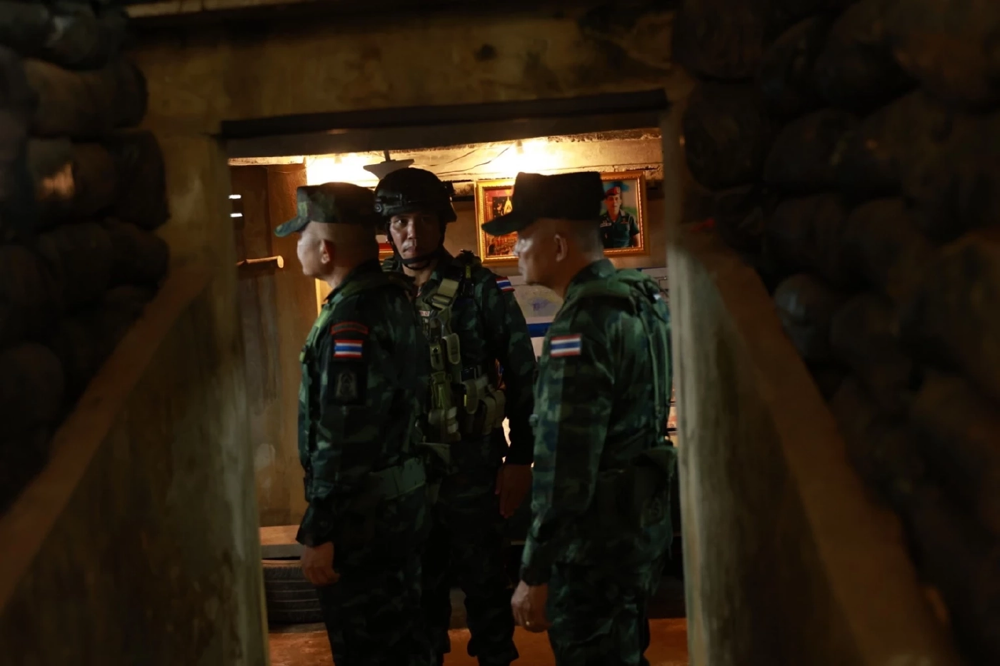 "แม่ทัพภาค 2" ลงพื้นที่ "ช่องเหว" ติดตามการเก็บกู้ทุ่นระเบิด สร้างพื้นที่ปลอดภัย