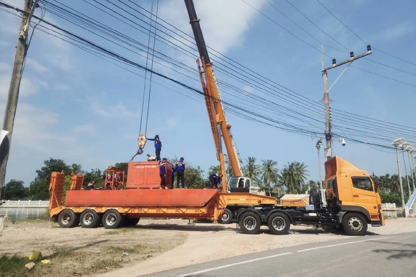 เร่งติดตั้งเรือผลักดันน้ำที่คลองปากแตระ อ.ระโนด ดันมวลน้ำออกสู่อ่าวไทย
