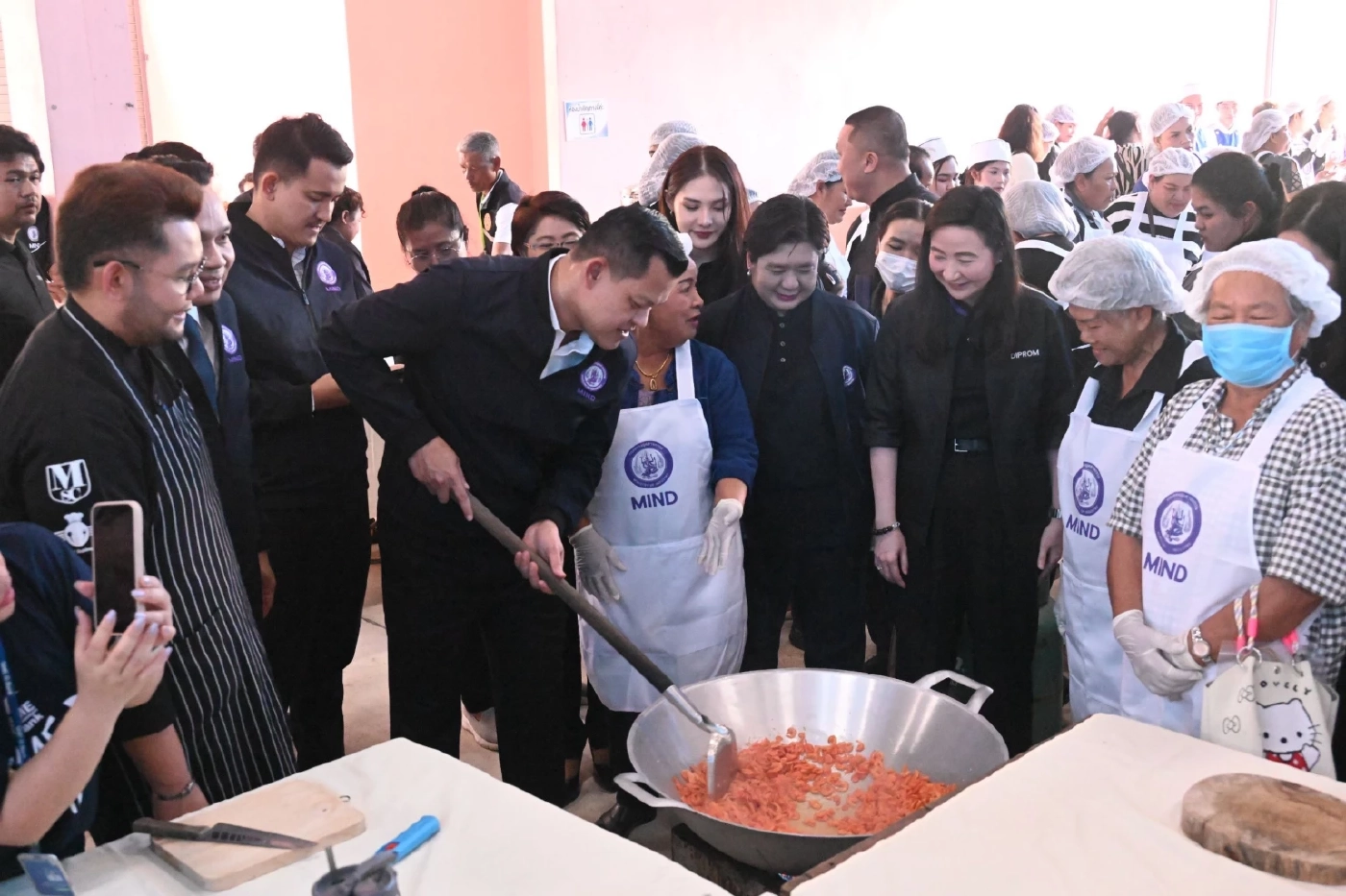 "ธนกร" ลุยสุราษฎร์ธานี เปิดคอร์สสร้างอาชีพให้ชาวดอนสัก