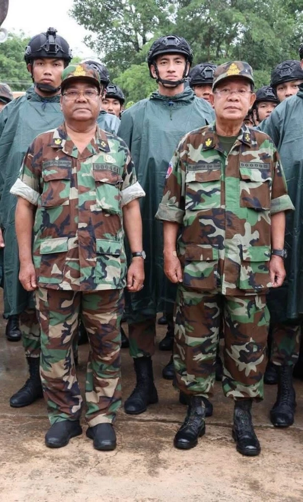 สมเด็จฮุนเซน และสมุนคู่ใจ พล.อ.ฮิง บุนเฮียง