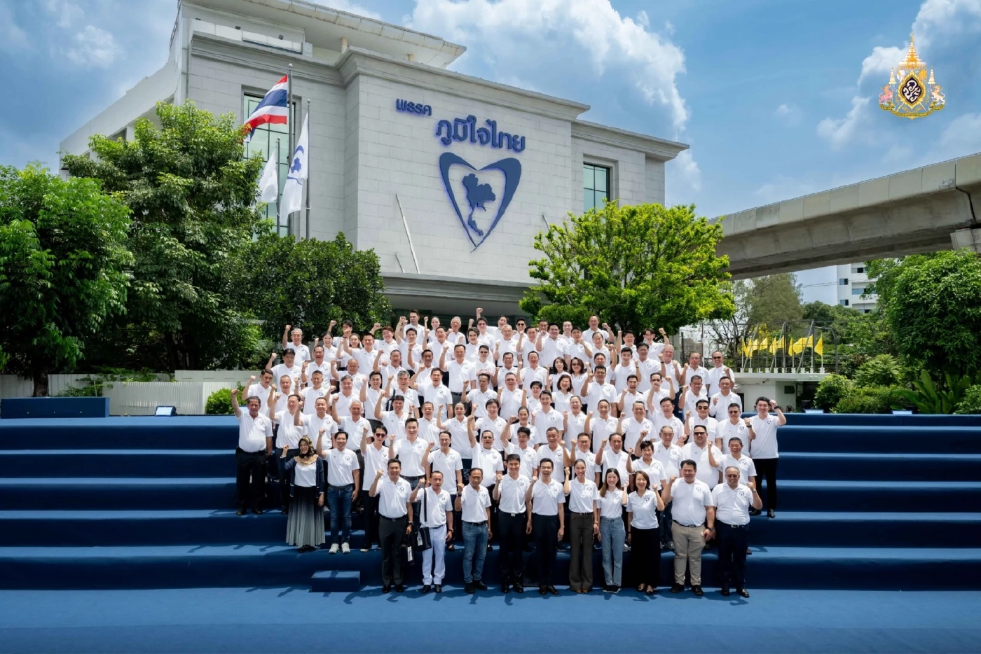 เปิด 100 รายชื่อปาร์ตี้ลิสต์ "ภูมิใจไทย" คนดัง-บ้านใหญ่ทายาทนักการเมืองมาครบ