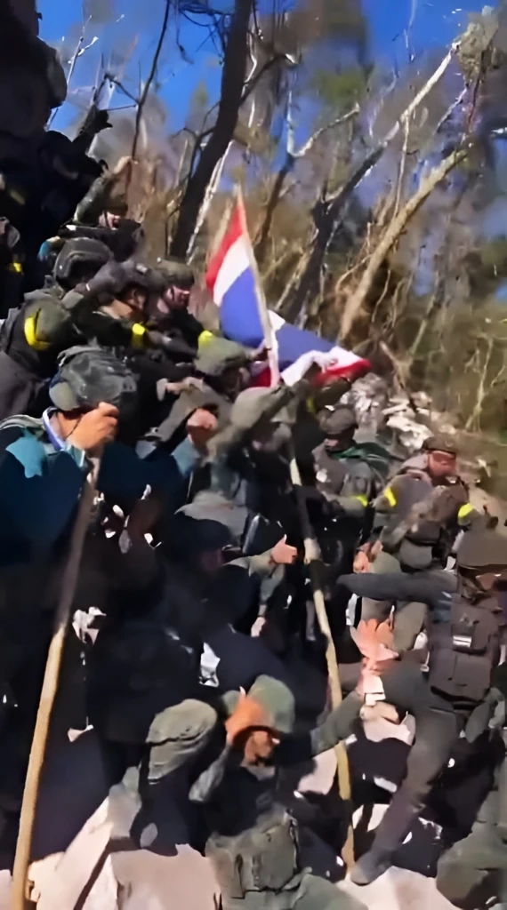 เปิดคลิป! ทหารไทยเข้าปัก "ธงชาติไทย" พื้นที่ "ปราสาทตาควาย" ได้สำเร็จ