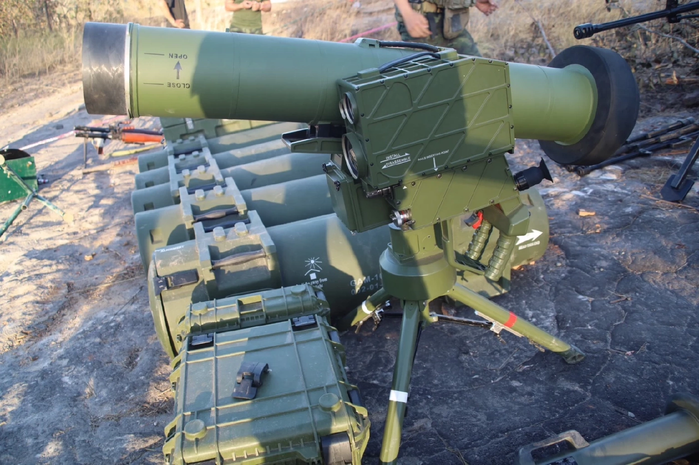 พบอื้อ! เนิน 500 ทัพไทยยึด คลังแสงอาวุธ "ทหารกัมพูชา" ได้เพียบ