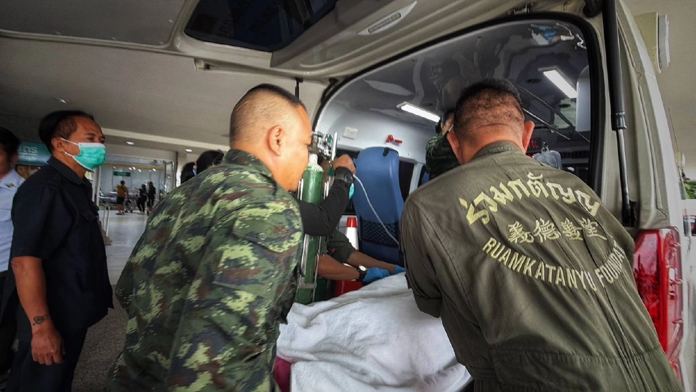 สูญเสีย "ทหารกล้า" อีก 3 นาย หลังการปะทะที่บ้านหนองจาน ร่วมกตัญญูฯ เร่งนำทหารบาดเจ็บส่ง รพ.พระมงกุฏเกล้า