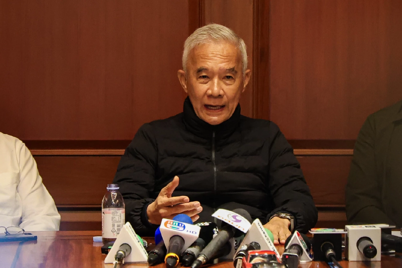 นายสุวัจน์ ลิปตพัลลภ ประธานที่ปรึกษาพรรคชาติพัฒนา