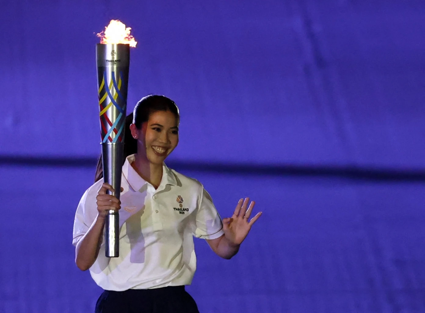 ประมวลภาพ พิธีเปิด "ซีเกมส์ ครั้งที่ 33" สู่มาตรฐานโลก "พระราชินี" นำทัพนักกีฬาไทย