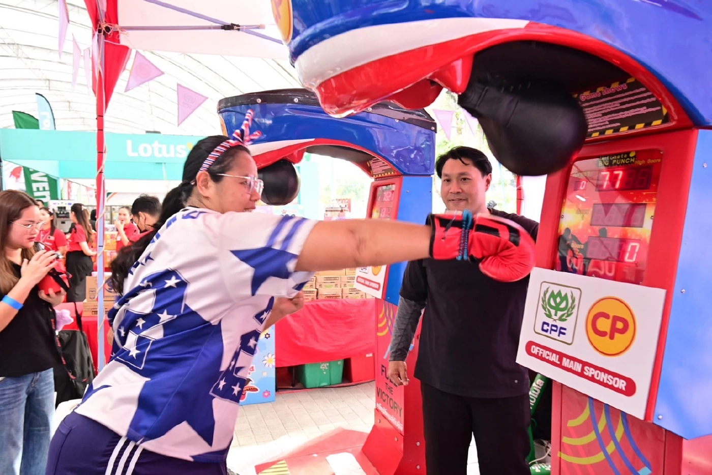 ประธานซีพีนำพนักงานทุกกลุ่มธุรกิจร่วมเปิดซีเกมส์ ชวนคนไทยต้อนรับนักกีฬา 11 ประเทศ และเชียร์ทีมชาติไทยให้สุดใจ